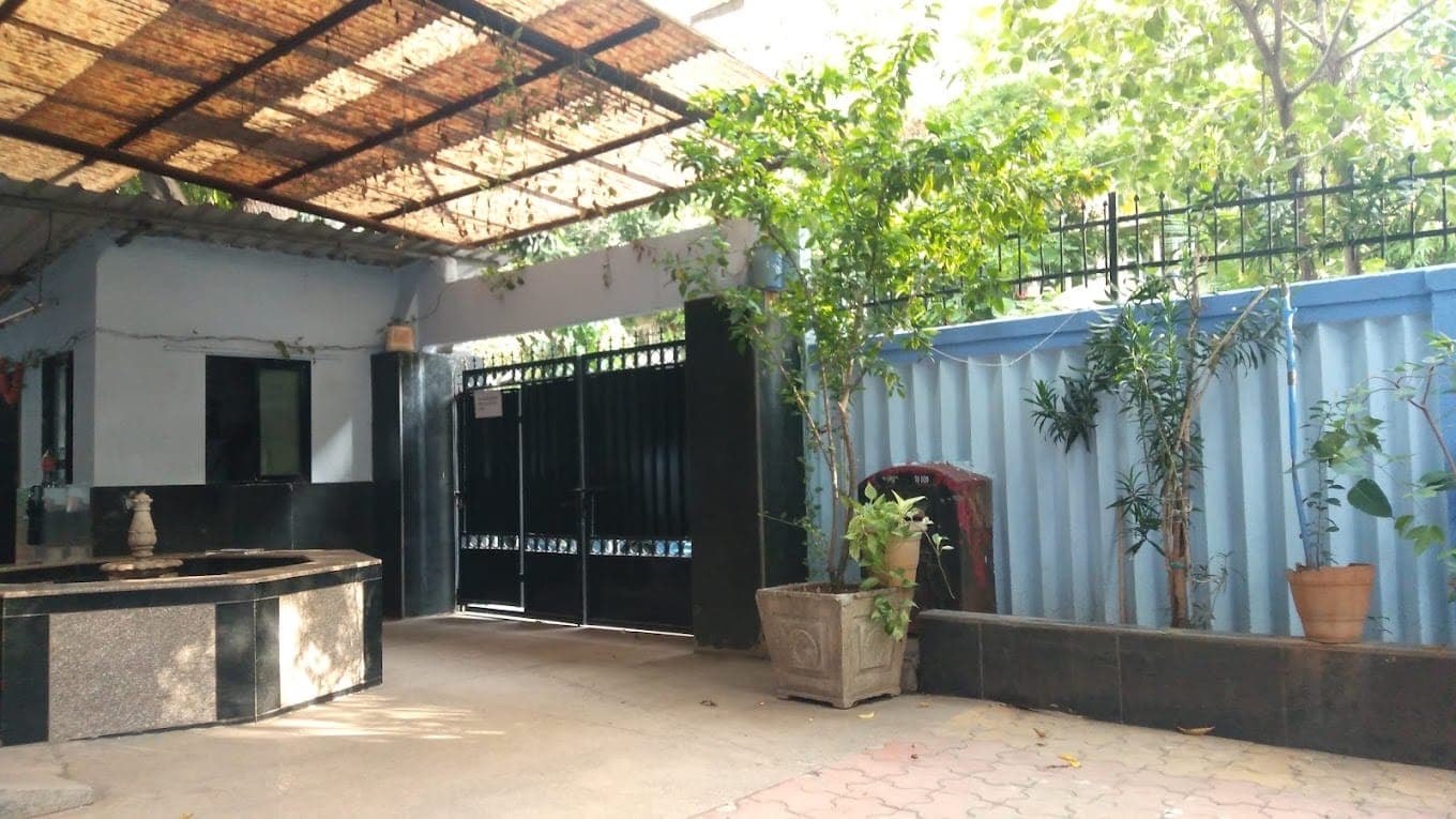 Courtyard and entrance area of the girls' hostel in Churchgate, Mumbai